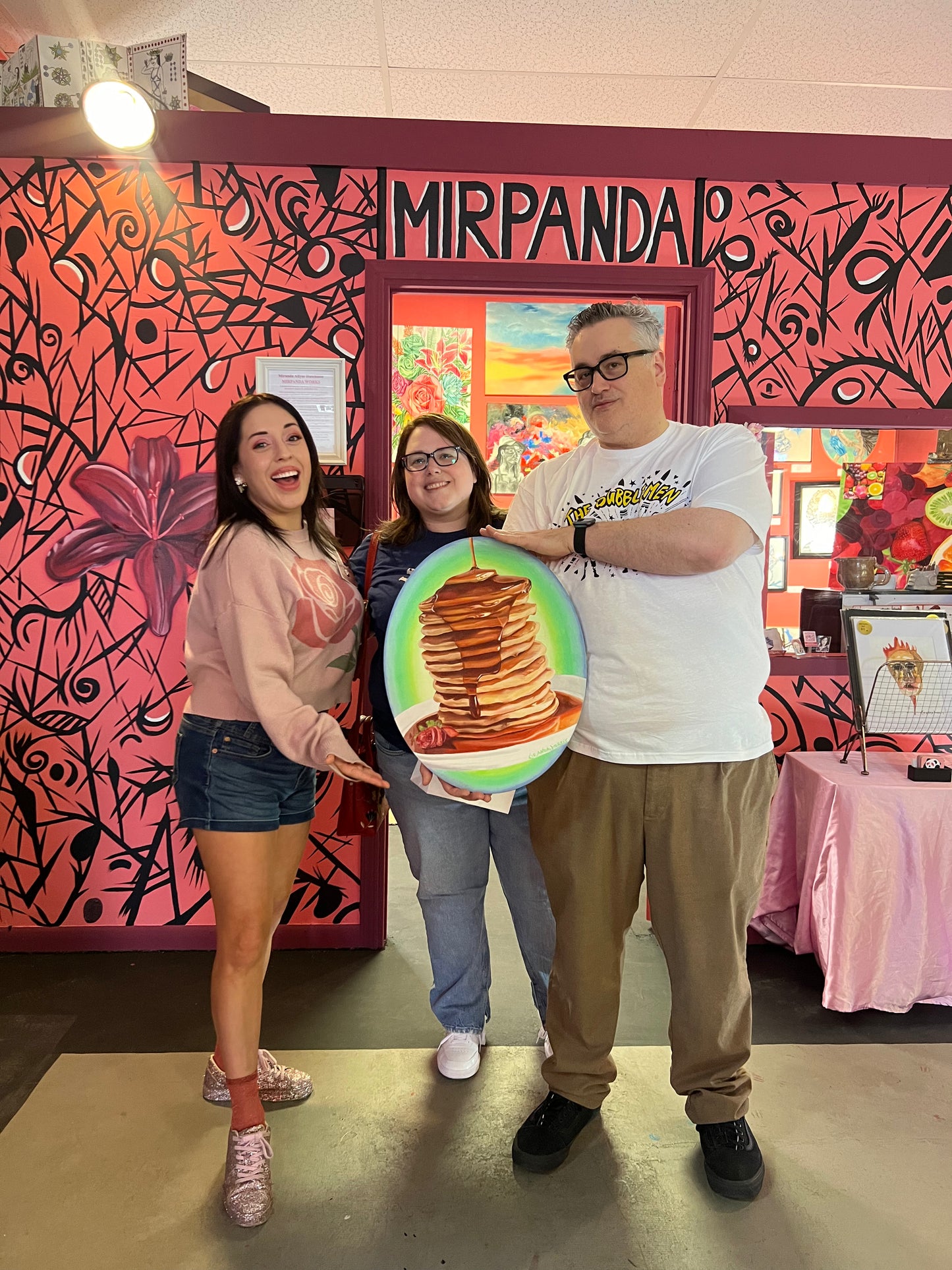 Une peinture à l'huile réaliste de forme ovale, "Pancake Heaven"