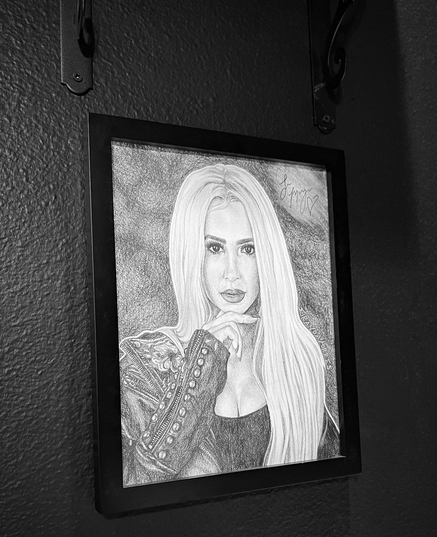 Dibujo detallado y firmado de Tana Mongeau de 2019